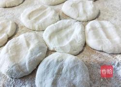 猪肉芹菜馅饼的做法图解12