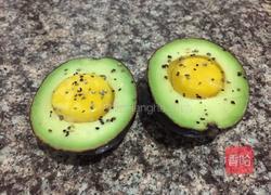 牛油果太阳蛋的做法图解5