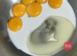 抹茶戚风蛋糕的做法图解2