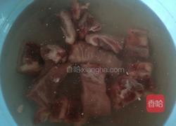 莲藕玉米龙骨汤（电炖锅版）的做法图解1