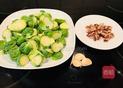 蒜蓉腊肉香炒抱子甘蓝(Brussels Sprouts）的做法图解1