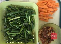 蒜薹炒肉的做法图解1