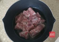 莲藕排骨汤的做法图解1