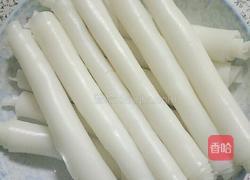 卷河粉蘸葱油的做法图解2