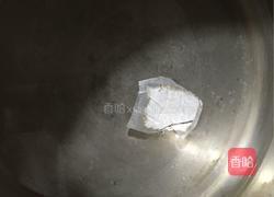 紫苏蒸大闸蟹的做法图解2