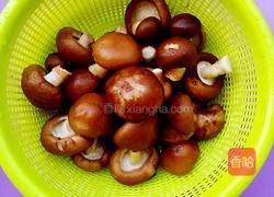 香菇滑生菜的做法图解2