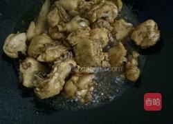 土豆焖鸡肉的做法图解6