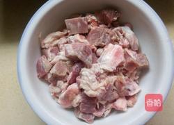 筋牛肉（煮火锅用）的做法图解1