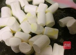 焦糖味坚果雪花酥的做法图解3