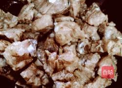 栗子土豆烧排骨的做法图解4