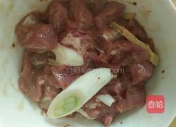 牙签肉的做法图解1