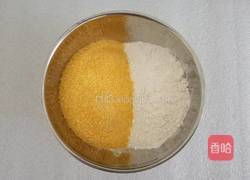 橙汁玉米面饼的做法图解2
