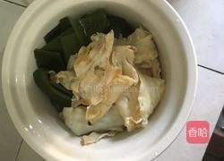 花胶海带骨头汤的做法图解3
