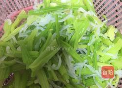 凉拌芹菜的做法图解4