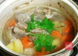 土豆筒骨汤的做法图解7