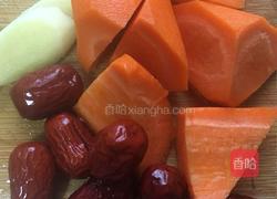 香菇母鸡汤的做法图解1