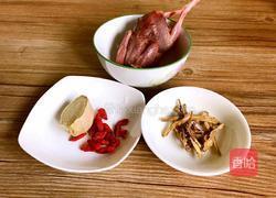 当归枸杞蒸鹌鹑的做法图解1
