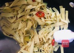 青蒜炒豆腐皮的做法图解22