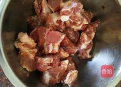 土豆排骨焖饭的做法图解1