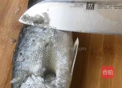 清蒸鲈鱼的做法图解2