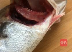 清蒸鲈鱼的做法图解3