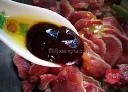 香烤黑椒猪舌的做法图解4