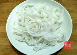 炒河粉的做法图解1