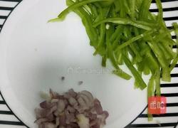 青椒炒土豆丝的做法图解1