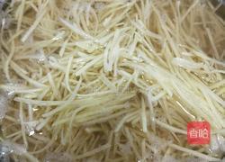 青椒炒土豆丝的做法图解2
