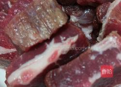 洋葱胡萝卜番茄牛肉汤的做法图解2