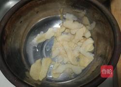 冰糖雪梨的做法图解1
