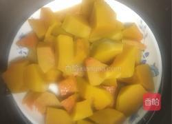 南瓜豆沙卷的做法图解2
