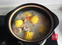 脊骨玉米胡萝卜汤的做法图解7