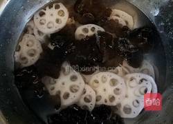 木耳藕片拌杂蔬的做法图解4