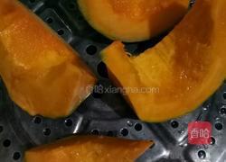 南瓜发面糖饼的做法图解1