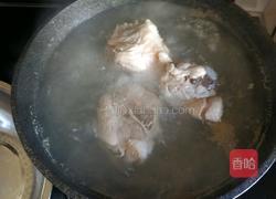 莲藕玉米猪骨汤的做法图解4