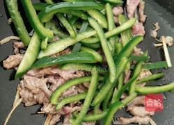 青红椒炒牛肉的做法图解7