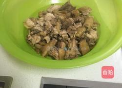 党参红枣枸杞鸡汤的做法图解2