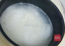 海鲜粥的做法图解1