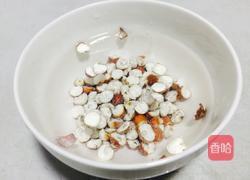 花旗参芡实乌鸡炖汤的做法图解2