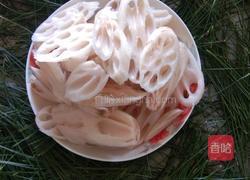 凉拌藕片的做法图解1