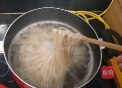 西红柿鸡蛋龙须面的做法图解1