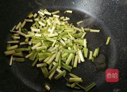青蒜苗炒豆腐的做法图解4