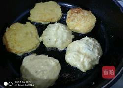 土豆鲜虾饼的做法图解6