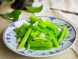 清炒菠菜梗