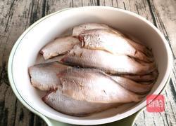 马口鱼烩小葱的做法图解1