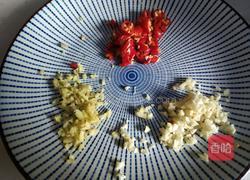 手撕蒜薹的做法图解3