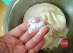 香菇胡萝卜猪肉包子的做法图解6