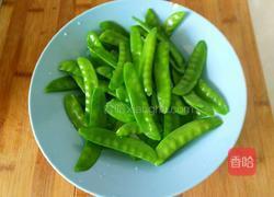 荷兰豆炒木耳的做法图解5