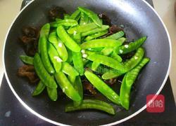 荷兰豆炒木耳的做法图解10